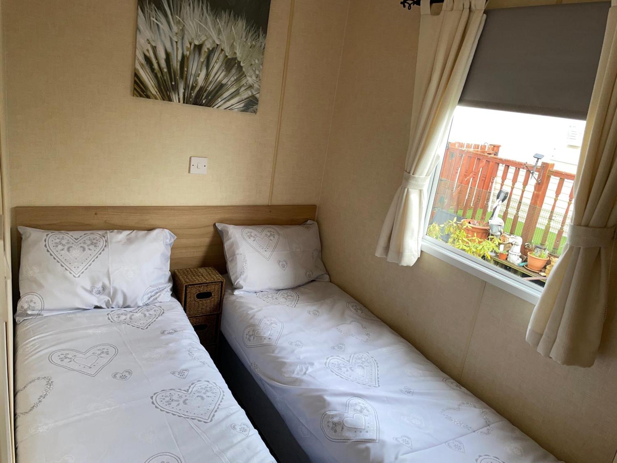 The Luxury Wolds Retreat 6 Berth 3 Bedrooms Beds Made For Arrival Wifi Ingoldmells Luaran gambar